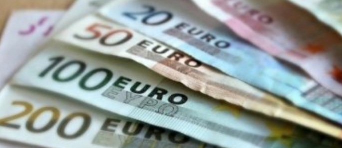Avrupa Birliği (AB) ülkeleri, euro  transferlerinin saniyeler içinde gerçekleşmesini sağlayacak düzenlemeyi onayladı.