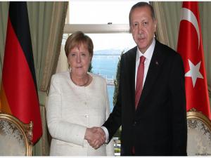 Alman siyasetçilerden Merkele insan hakları çağrısı