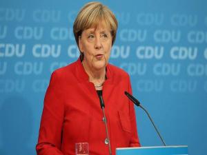 Almanya Başbakanı Merkel 3 milyar euronun Türkiyeye nasıl ödeneceğini açıkladı