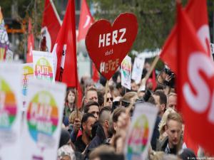 Almanya Chemnitz'te yabancı düşmanlığına karşı gösteri