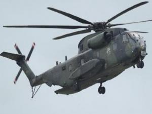 Almanya'da askeri helikopter kuleye çarptı!