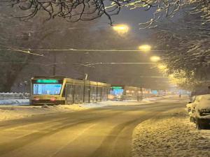 Almanya'da Kar Yağını nedeniyle Tramvay ve Otobüs seferleri durduruldu