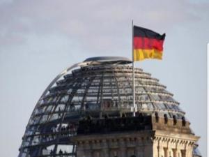 Almanyadan binlerce insanı ilgilendiren açıklama: Gitmek zorunda değilsiniz
