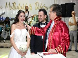 Balıkesir Edremit Belediye Başkanının Kızı İpek Arslan Evlendi