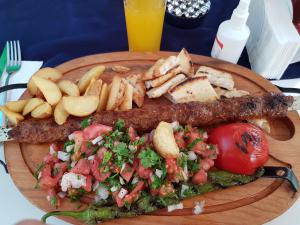Bulgaristan Dulovo sehrinde Nefis Adana Kebap Zone Relax Restaurant 