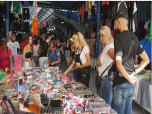 Edirne'de bagajlarını dolduran Bulgarlar Türkiye çok ucuz