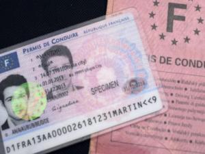 Fransada 1400 kişiye ehliyet belgesi satıldı.
