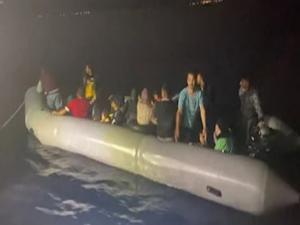 Geri itilen 33 düzensiz göçmen kurtarıldı