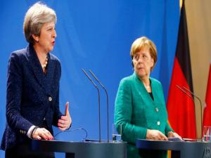 İngiliz basını: Merkel, Salzburg zirvesinde Mayi görmezden geldi