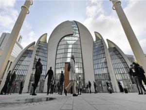Köln Belediyesi, Erdoğan'ın katılacağı etkinliğin halka açık bölümünü iptal etti