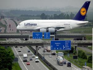 Lufthansa üç yıldan beri ilk kez zarar etti