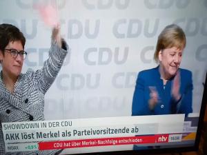 Merkel'e böyle veda ettiler: Teşekkürler Şef!