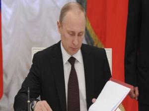 Putin, Ukrayna'yı kızdıracak vatandaşlık kararnamesini imzaladı