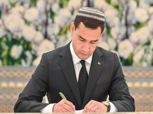 Türkmenistanın yeni Cumhurbaşkanı Serdar Berdimuhammedov