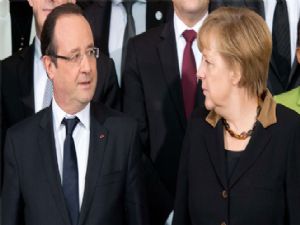 Merkel ve Hollande 'Yunanistan'ı görüşmek için bir araya geldiler