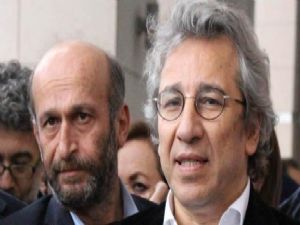 CAN DÜNDAR VE ERDEM GÜL için Silivri Cezaevi önünde yapılan umut nöbeti 9. gününde.