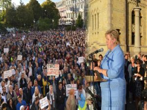 NORVEÇ'DE IŞİD PROTESTO EDİLDİ.BAŞBAKAN HADİS-İ ŞERİF OKUDU 