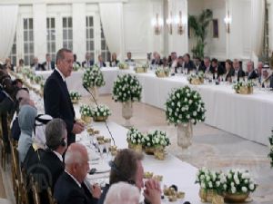 Cumhurbaşkanı Erdoğan, törene katılan konuklara resepsiyon verdi.