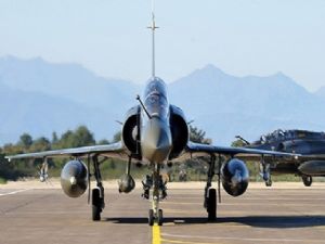 Fransa Irak'ta keşif uçuşlarına başlıyor
