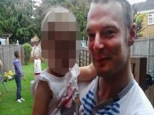 Kız arkadaşını Facebook'ta dürten arkadaşını döve döve öldürdü!