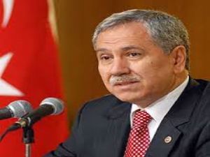 <font color=blue>Bülent Arınç'tan Ekmeleddin İhsanoğlu'na eleştiri..</font>